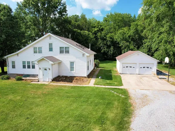 114 Greenview Ave, Mount Carmel, IL 62863