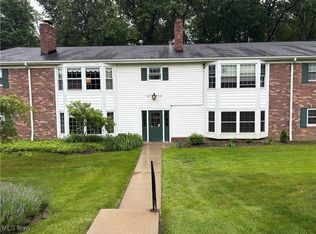 7010 Carriage Hill Dr APT 104, Brecksville, OH 44141