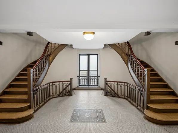 790 Riverside Drive image 10 of 11