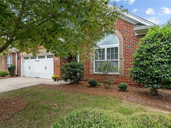 2913 Grove Park Dr, Burlington, NC 27215