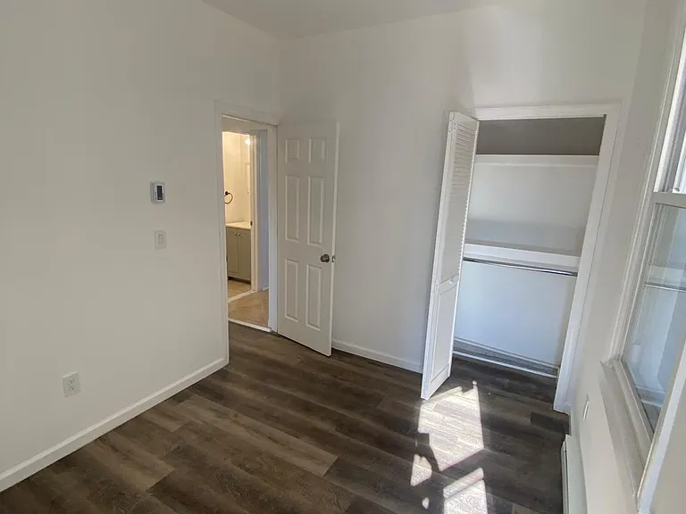 987 E 19th St #2 — Photo 4