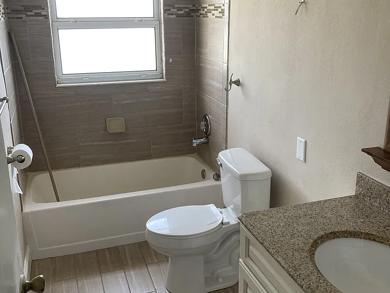 724 Sesame Ct — Photo 9