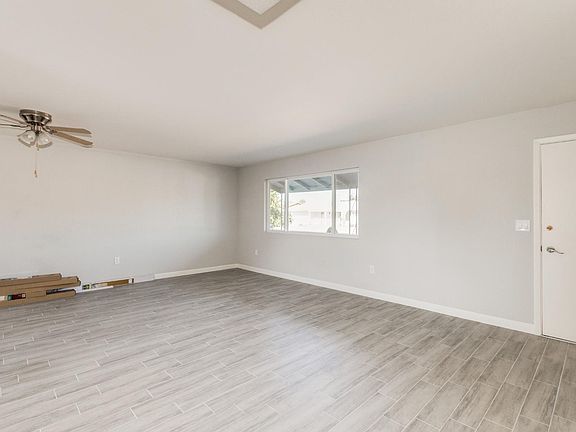 5th image of 9921 W Pinehurst Dr