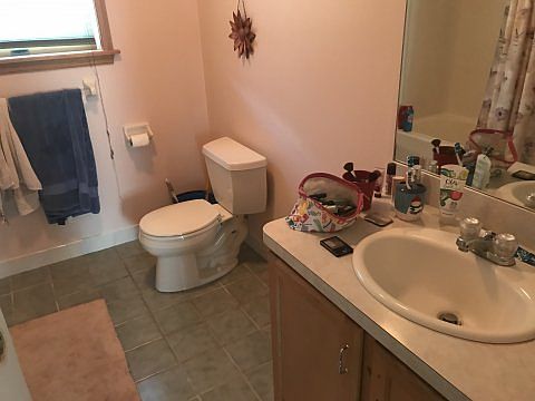 4th image of 300 Edgewood Dr S