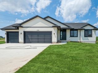 1426 Beringer Ct NE, Cedar Rapids, IA 52402