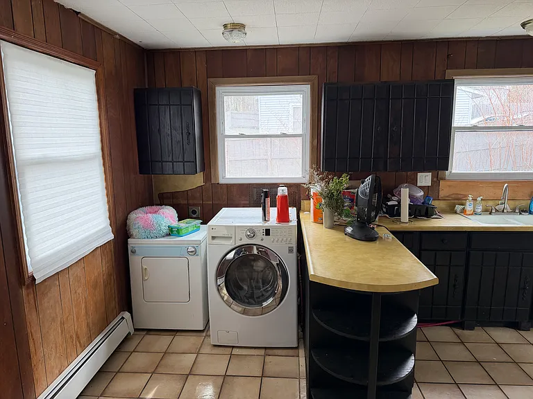 28 N Chestnut St — Photo 4