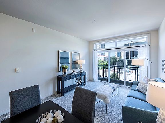 5th image of 2414 1st Ave Unit 639