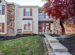 153 Oak Knoll Cir, Millersville, PA 17551