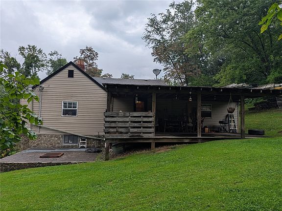 2nd image of 237 Fox Stop Rd