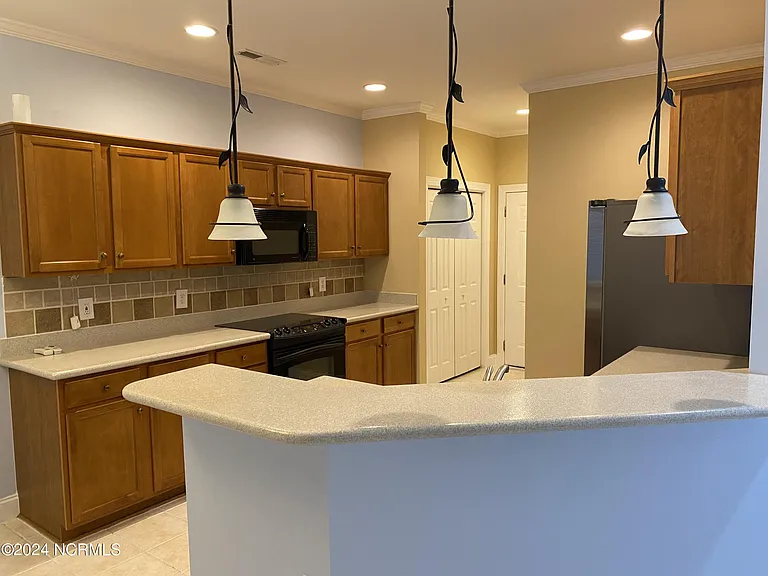 411 Avenshire Ct — Photo 14