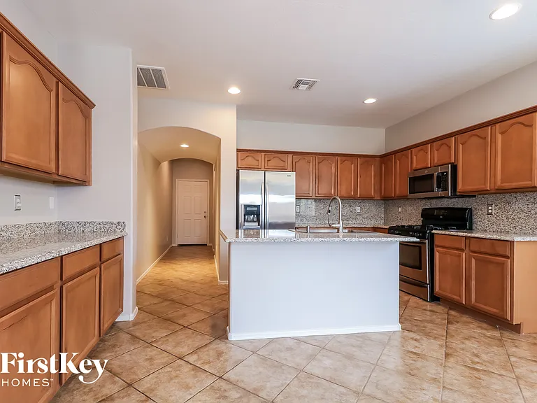 17362 N 170th Ln — Photo 7