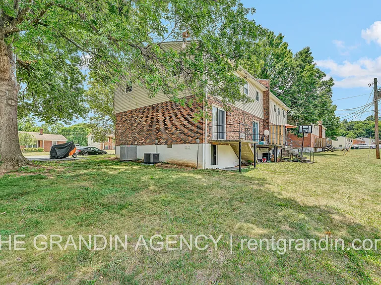 2153 Mulberry St — Photo 18