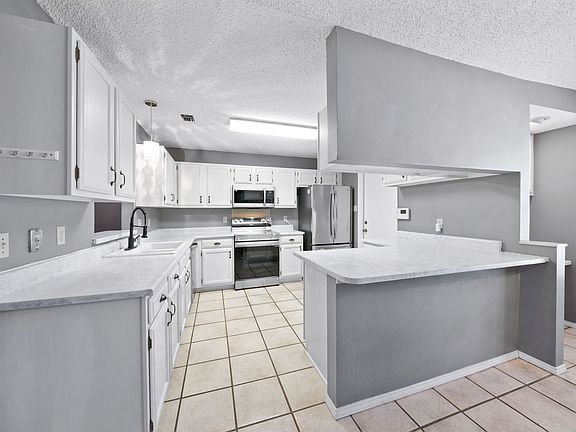5th image of 13834 Chisom Creek St