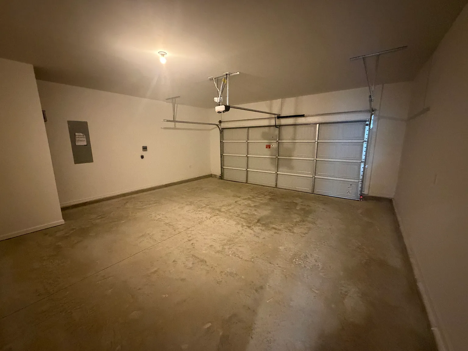 4 bed, 1880 sqft, $1,000 — Photo 4