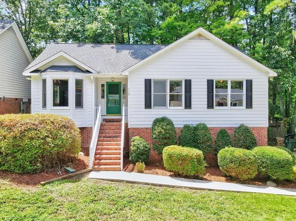 112 Rock Pointe Ln, Cary, NC 27513