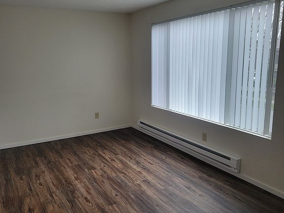 4th image of 3308 Oakes Ave SE #4