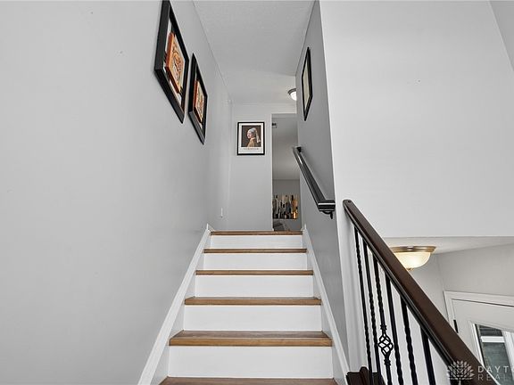 3rd image of 136 Waterhaven Way