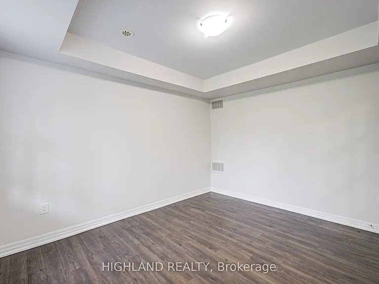 265 Ellen Davidson Dr #4 — Photo 4