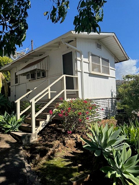 1st image of 3878 Sierra Dr #B