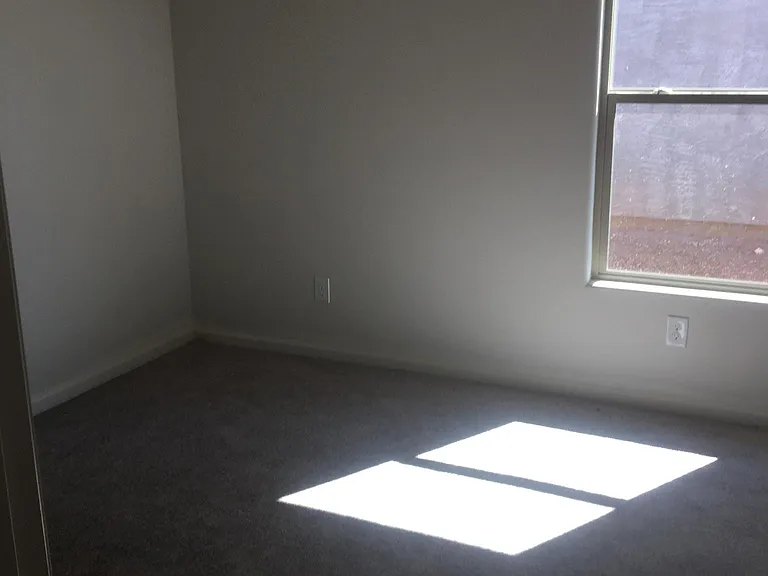 112 W Watson Pl — Photo 4