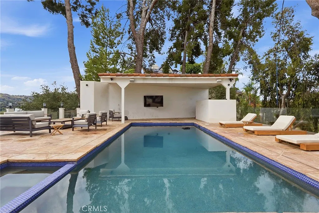 5 bed, 3486 sqft, $17,995 — Photo 1