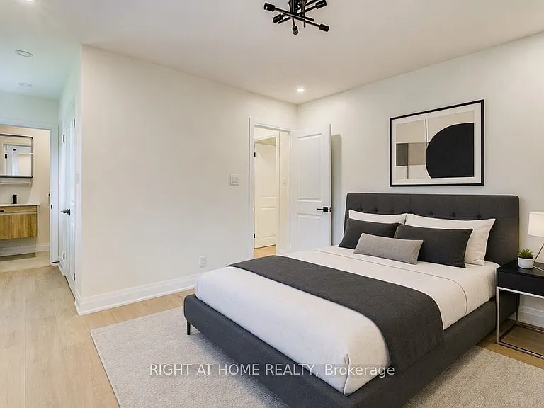 22 Gleneagle Cres — Photo 12