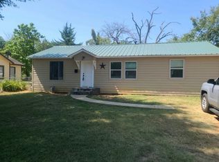 735 11th St NE, Paris, TX 75460