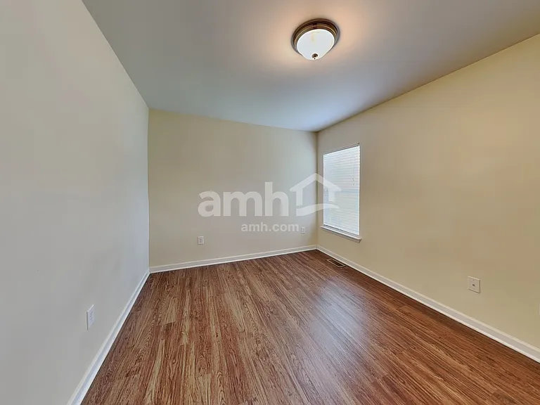 1324 Lombar St — Photo 12
