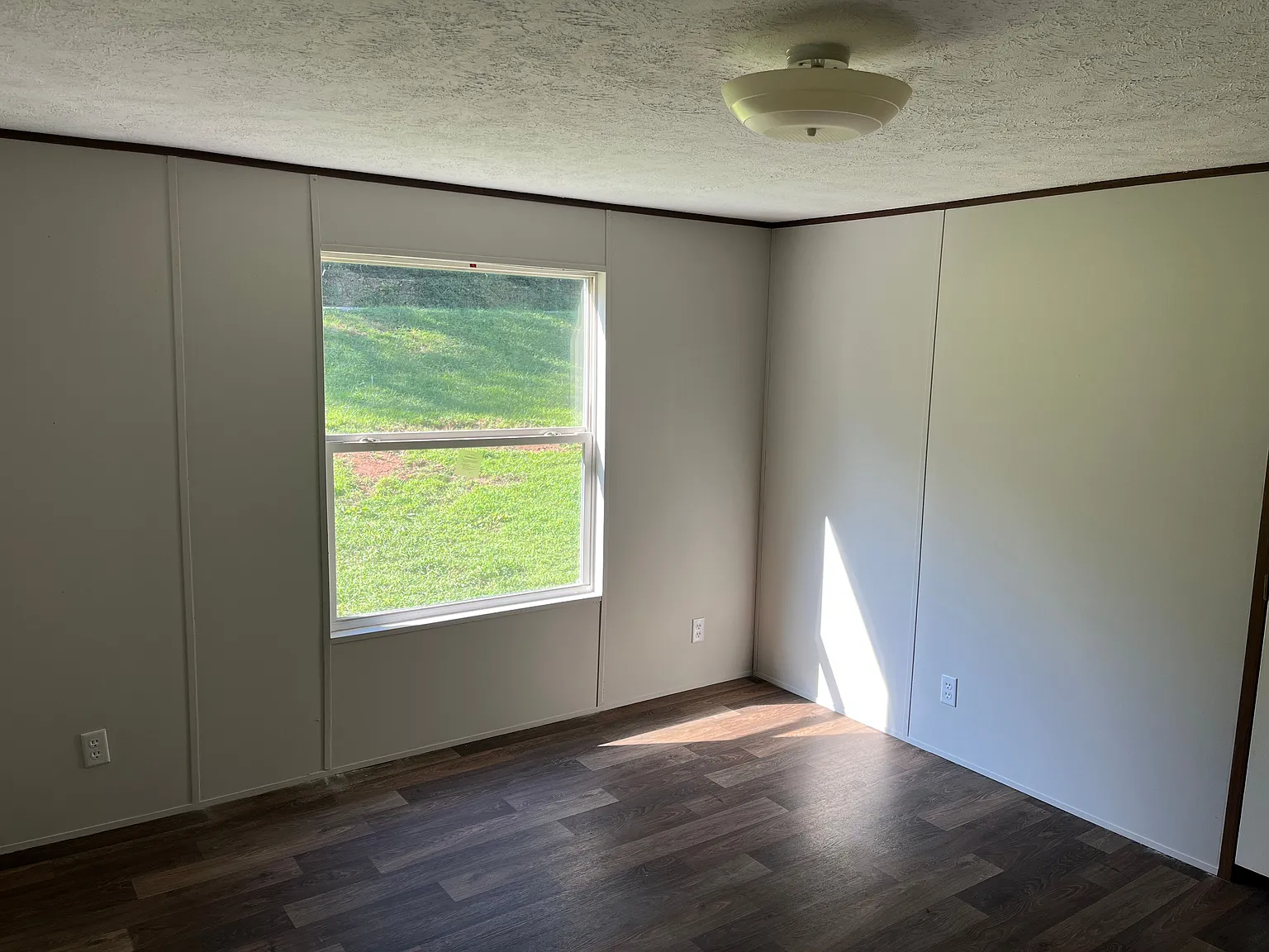 2 bed, 2.0 bath, 900 sqft, $1,400 — Photo 2