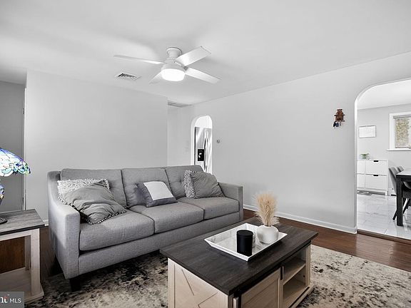 5th image of 211 Spring Mount Rd