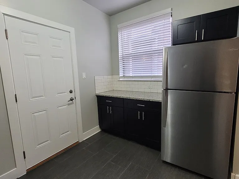 5501-5513 S Everett Ave — Photo 18
