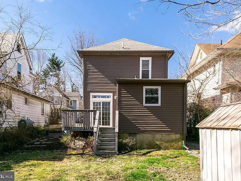 205 Douglass Ave — Photo 12