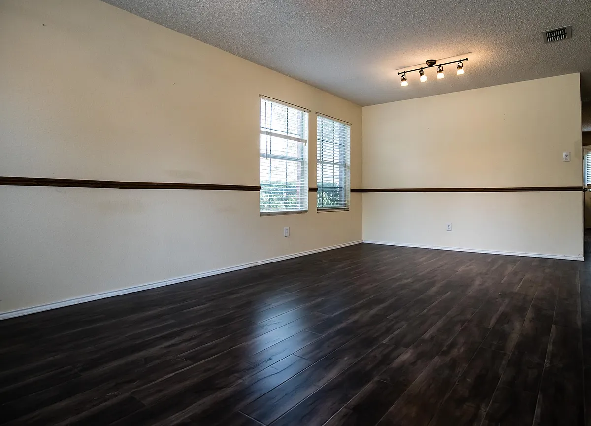 Building Photo - 3113 Westview Dr
