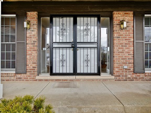 3rd image of 169 Ambria Dr