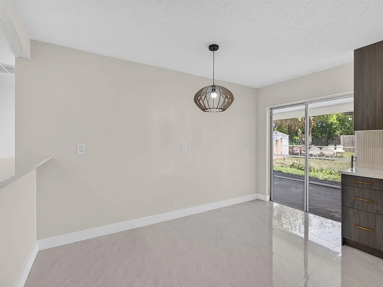 3943 Roan Ct W — Photo 9