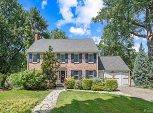 619 Rivenoak St, Birmingham, MI 48009