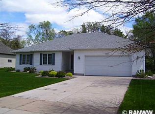 3221 Cherrywood Ln, Eau Claire, WI 54701