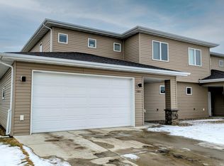 3801 Gale Cir SE, Mandan, ND 58554