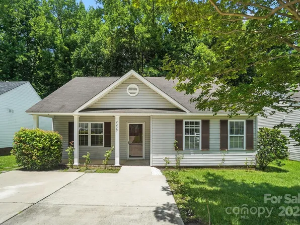 2239 Blue Hampton Ln, Charlotte, NC 28213