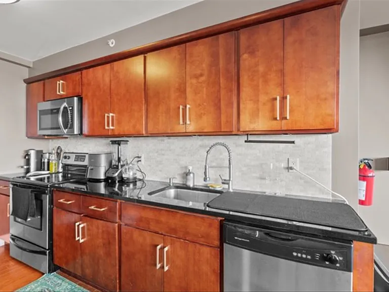 60 Parkway Dr E #12A — Photo 17