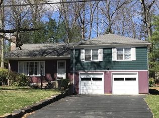 27 Fox Farms Rd, Northampton, MA 01062