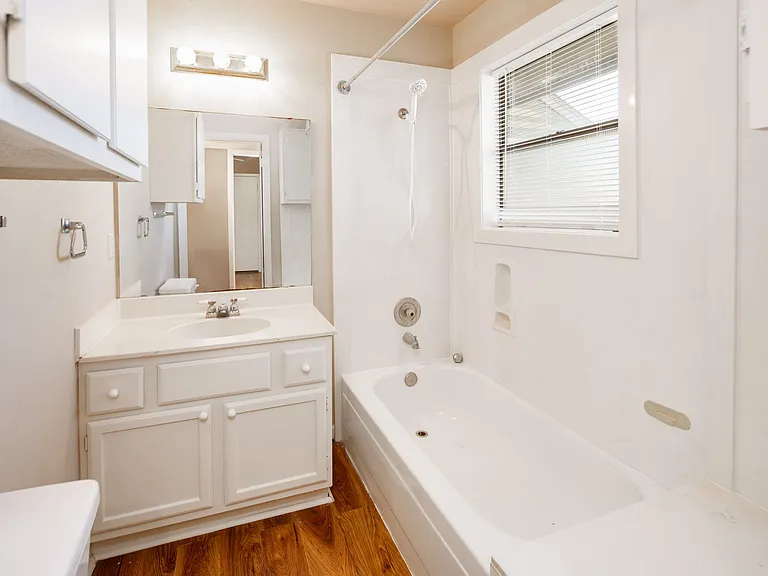 808 Camellia Ct — Photo 11