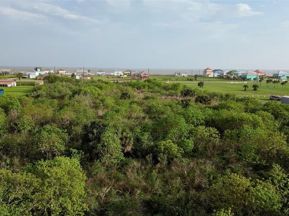 819 Highway 87, Pt Bolivar, TX 77650