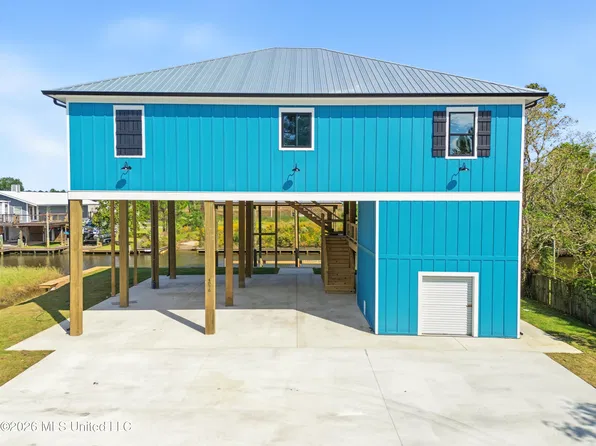 4076 19th St, Bay Saint Louis, MS 39520