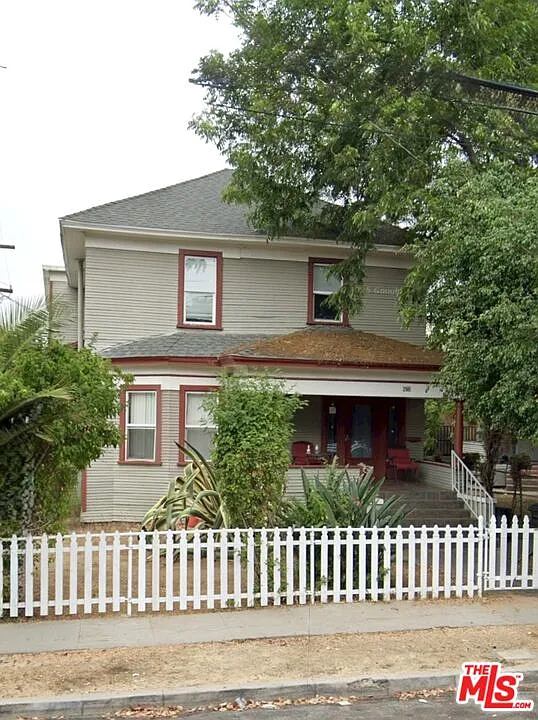 9 bed, 5.5 bath, 2433 sqft, $8,500 — Photo 1