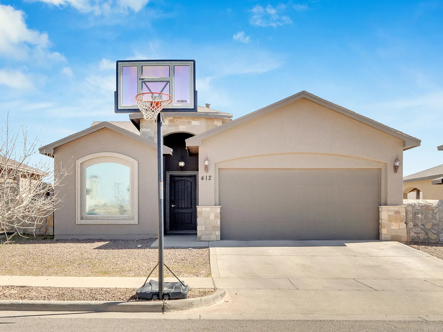 3 bed, 2.0 bath, 1403 sqft, $1,850 — Photo 3