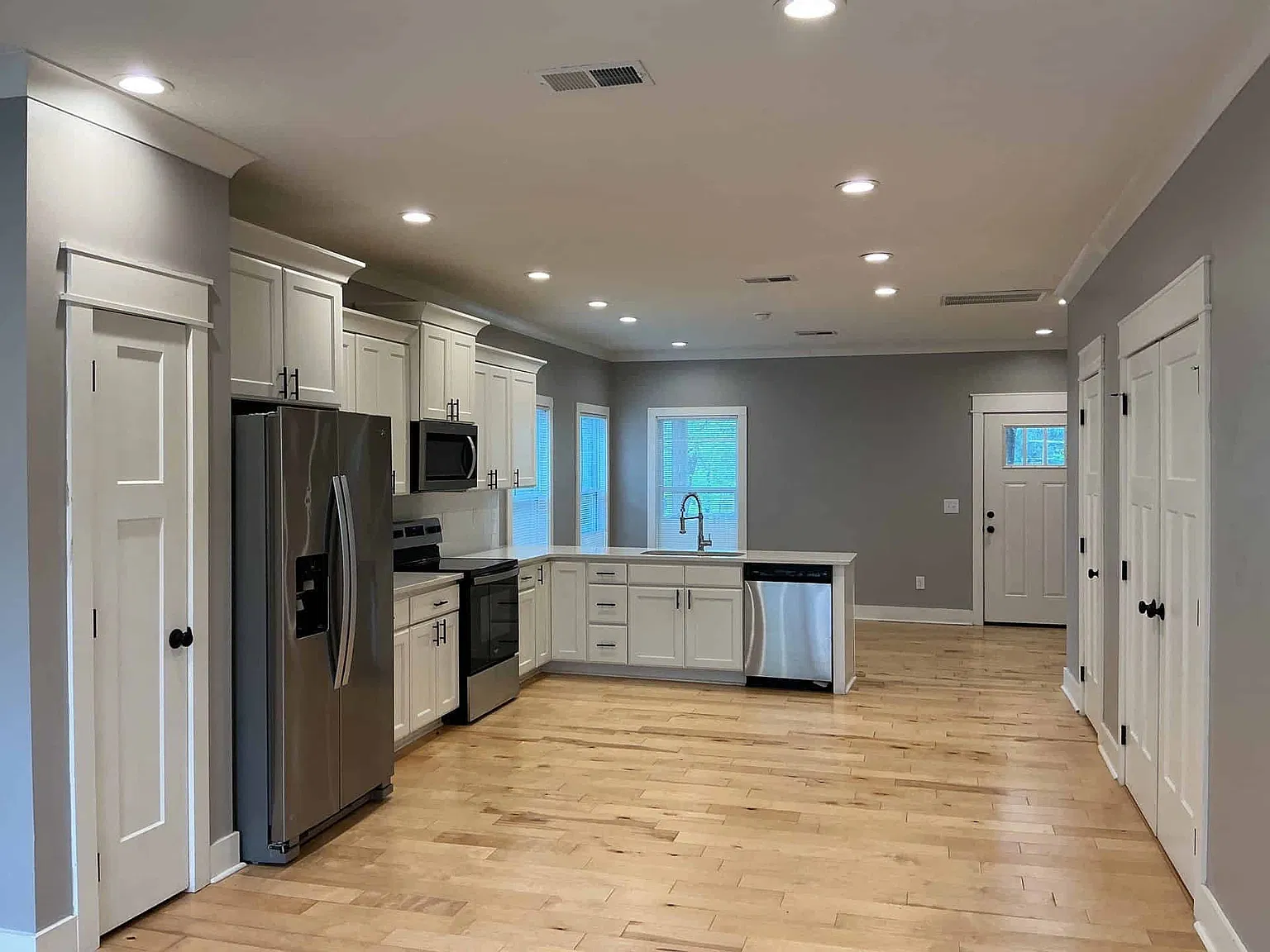 3 bed, 2.5 bath, 1514 sqft, $1,850 — Photo 2