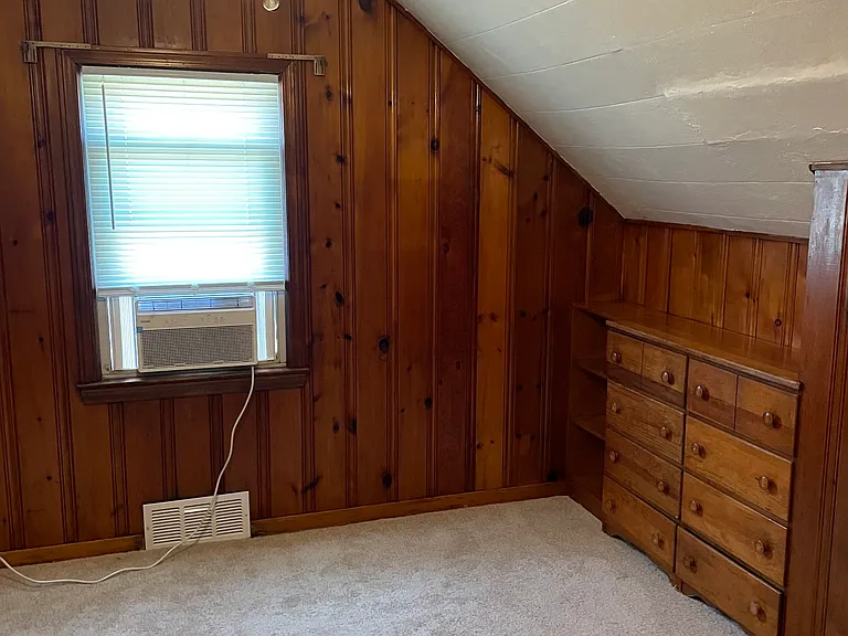 Upstairs Bedroom 1
