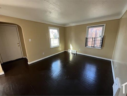 5th image of 20206 Hanna Ave