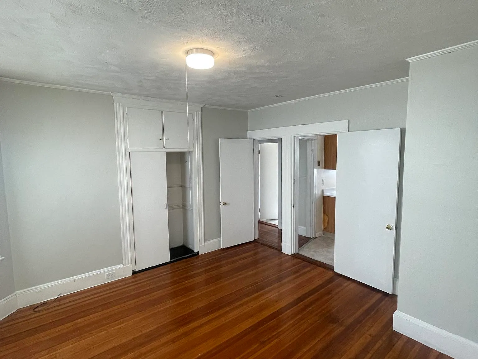 3 bed, 1200 sqft, $4,000 — Photo 3